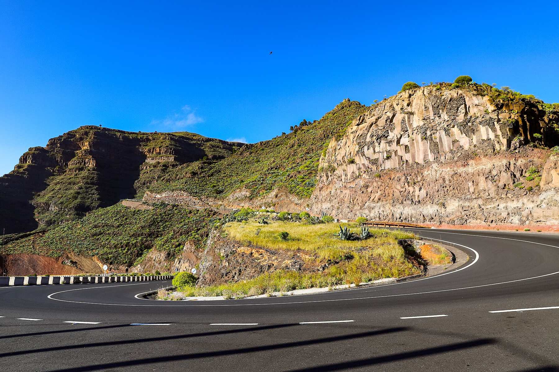 Curva de la carretera GM-1 en Valle Gran Rey.